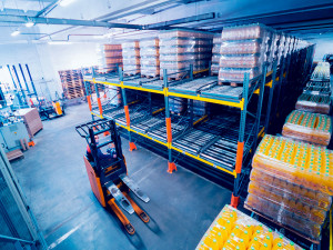 Work in warehouses (Netherlands).